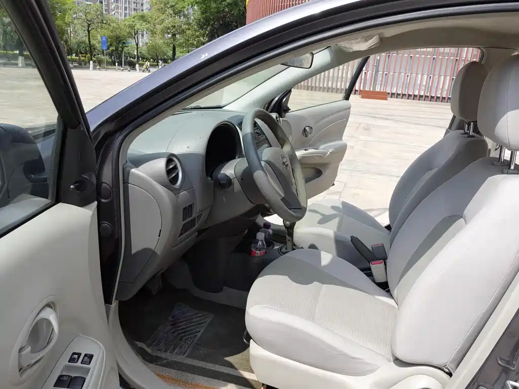 Nissan Sunny 2015 1.5XE CVT Comfort Edition 2017 - thumbnail 8