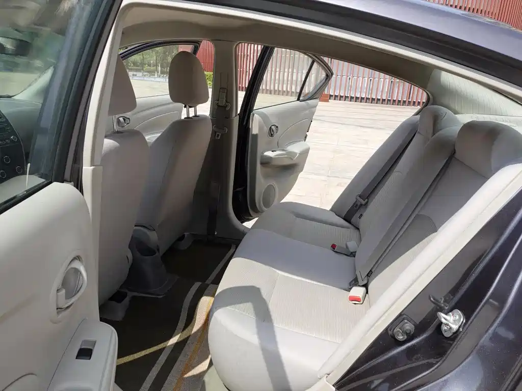 Nissan Sunny 2015 1.5XE CVT Comfort Edition 2017 - thumbnail 10