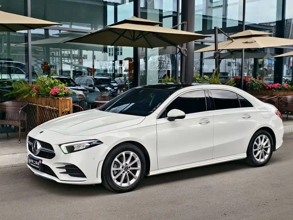 Mercedes-Benz Mercedes-Benz A-Class 2021 A 200 L Sport Sedan Fashion Edition 2021