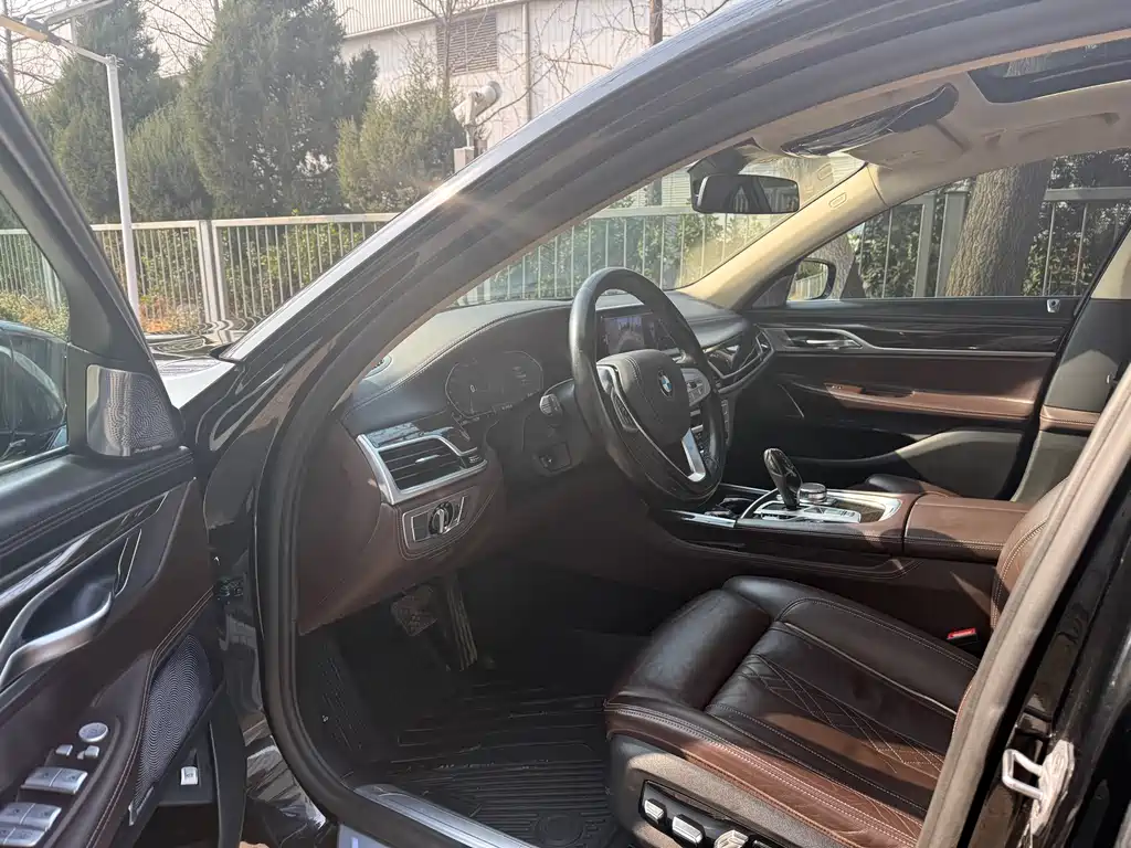BMW BMW 7 Series 2019 730Li Luxury Package 2019 - thumbnail 4