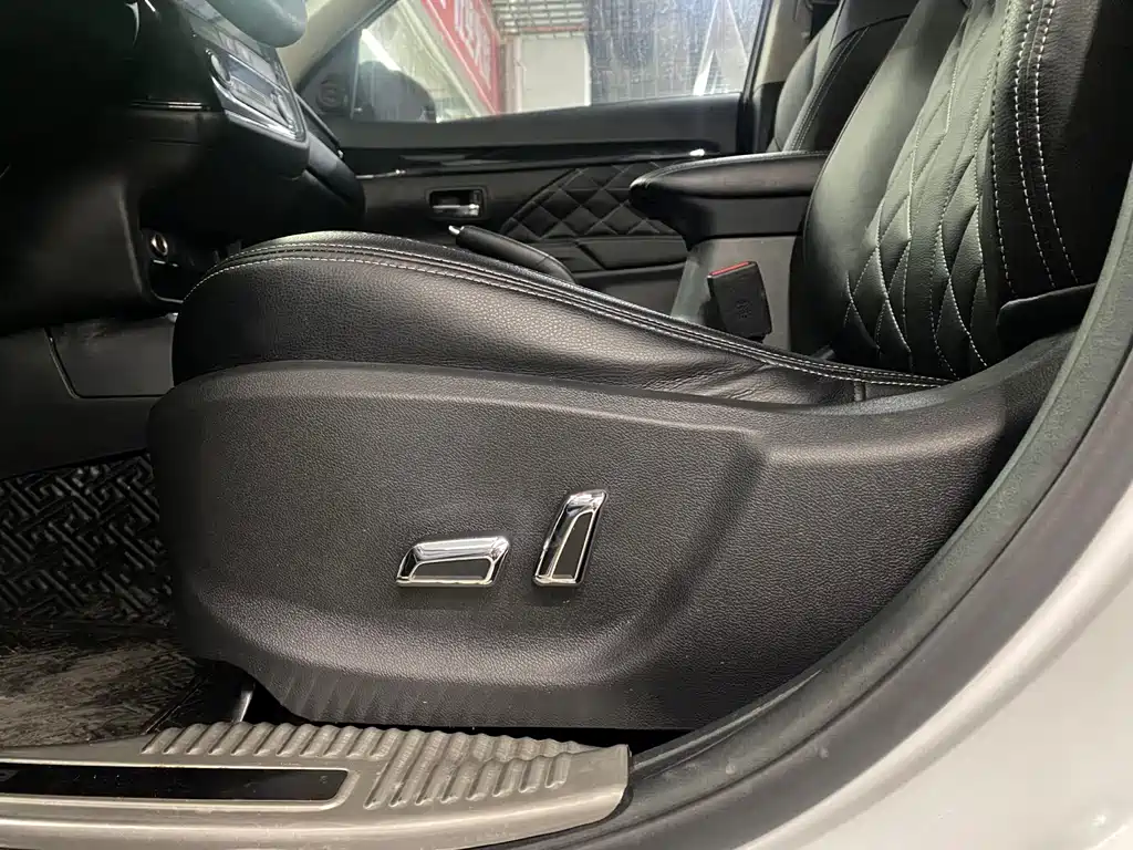 Mitsubishi Outlander 2021 2.0L 2WD Comfort Edition 5-seater 2022 - thumbnail 15