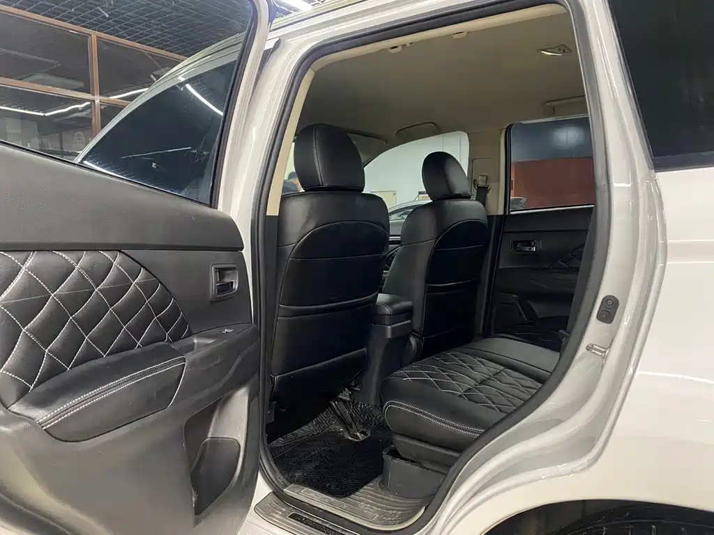 Mitsubishi Outlander 2021 2.0L 2WD Comfort Edition 5-seater 2022 - thumbnail 16