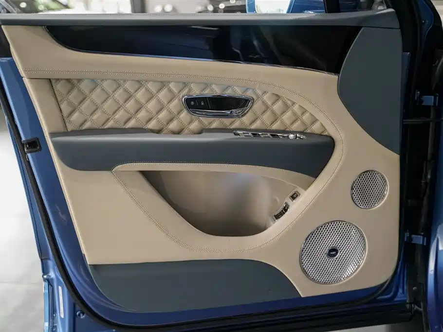 Bentley Bentayga 2022 4.0T V8 2023 - thumbnail 9