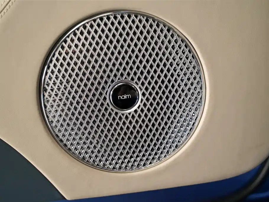 Bentley Bentayga 2022 4.0T V8 2023 - thumbnail 10
