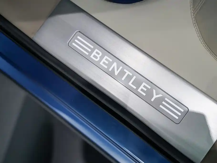 Bentley Bentayga 2022 4.0T V8 2023 - thumbnail 18
