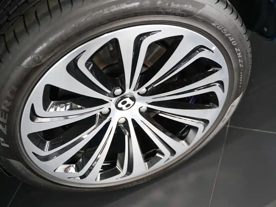 Bentley Bentayga 2022 4.0T V8 2023 - thumbnail 20