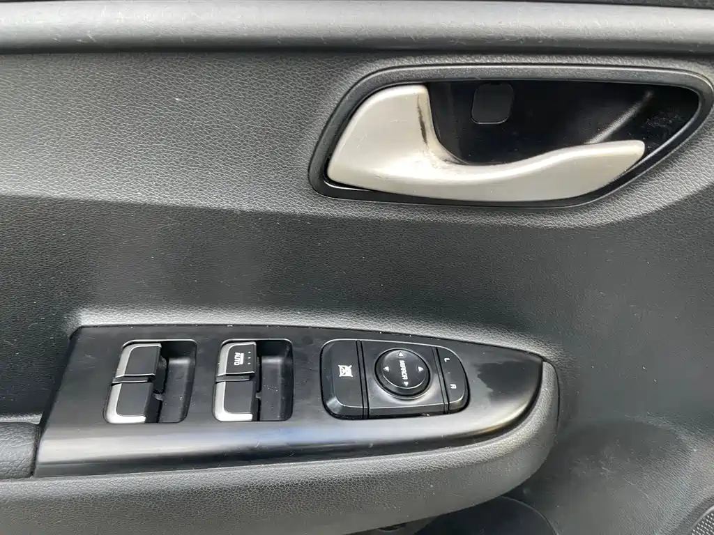 Kia Kia K2 2019 Sedan 1.4L AT 15th Anniversary Special Edition GLS China VI 2020 - thumbnail 8