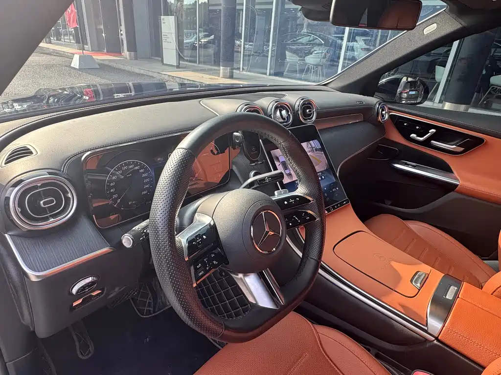 Mercedes-Benz Mercedes-Benz GLC 2024 Model Year Facelift GLC 260 L 4MATIC Luxury 5-Seat 2024 - thumbnail 11