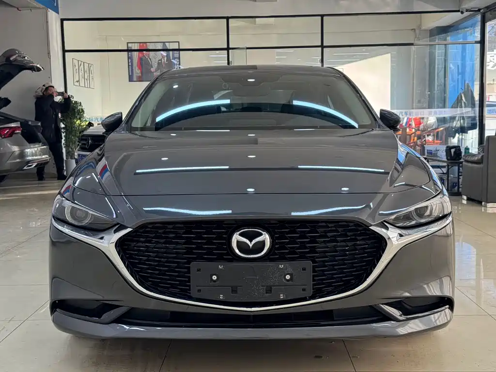Mazda Mazda 3 Axela 2021 2.0L Automatic Premium Edition 2021 - thumbnail 2