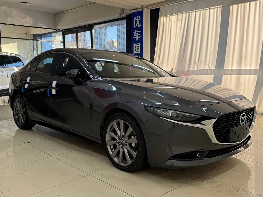 Mazda Mazda 3 Axela 2021 2.0L Automatic Premium Edition 2021 - thumbnail 3