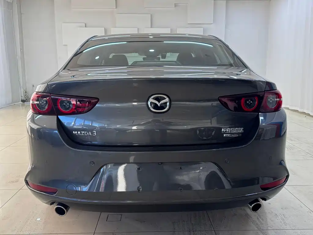Mazda Mazda 3 Axela 2021 2.0L Automatic Premium Edition 2021 - thumbnail 5