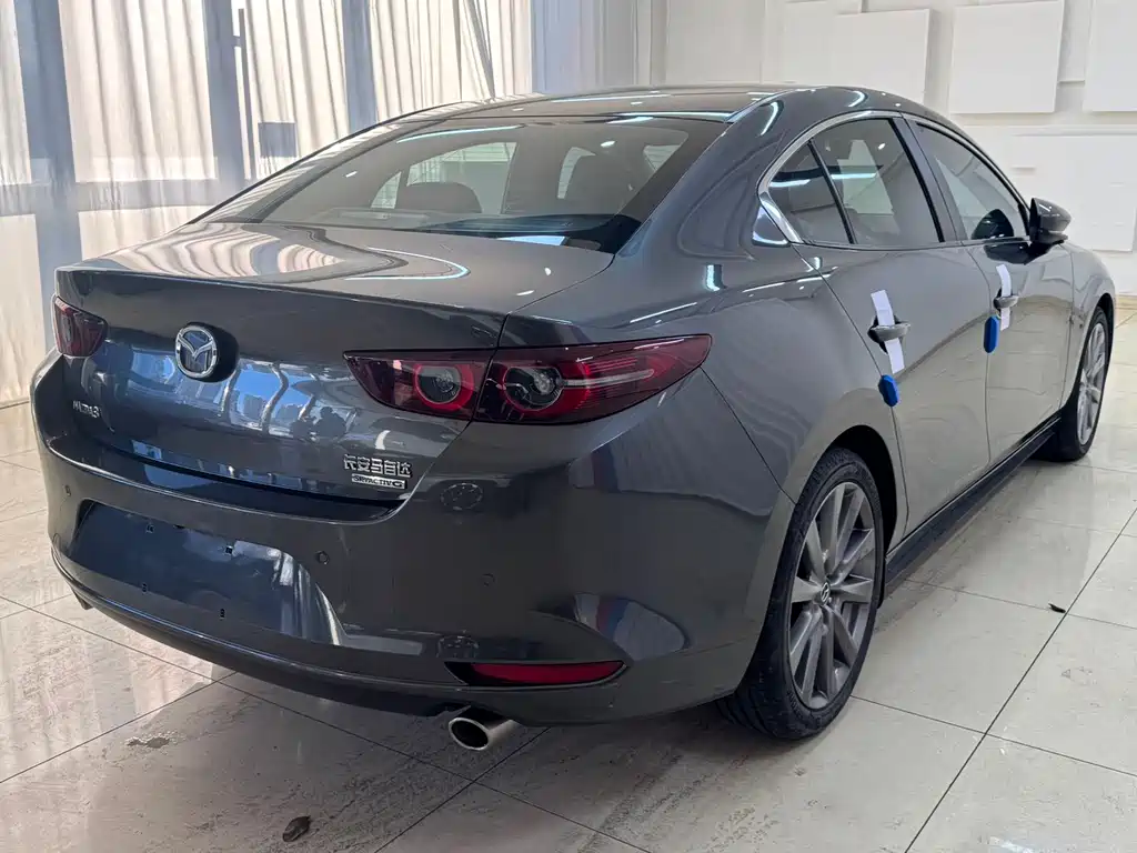 Mazda Mazda 3 Axela 2021 2.0L Automatic Premium Edition 2021 - thumbnail 6