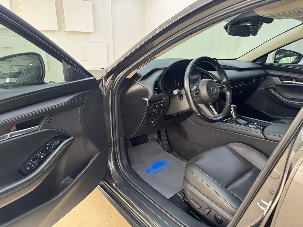 Mazda Mazda 3 Axela 2021 2.0L Automatic Premium Edition 2021 - thumbnail 7