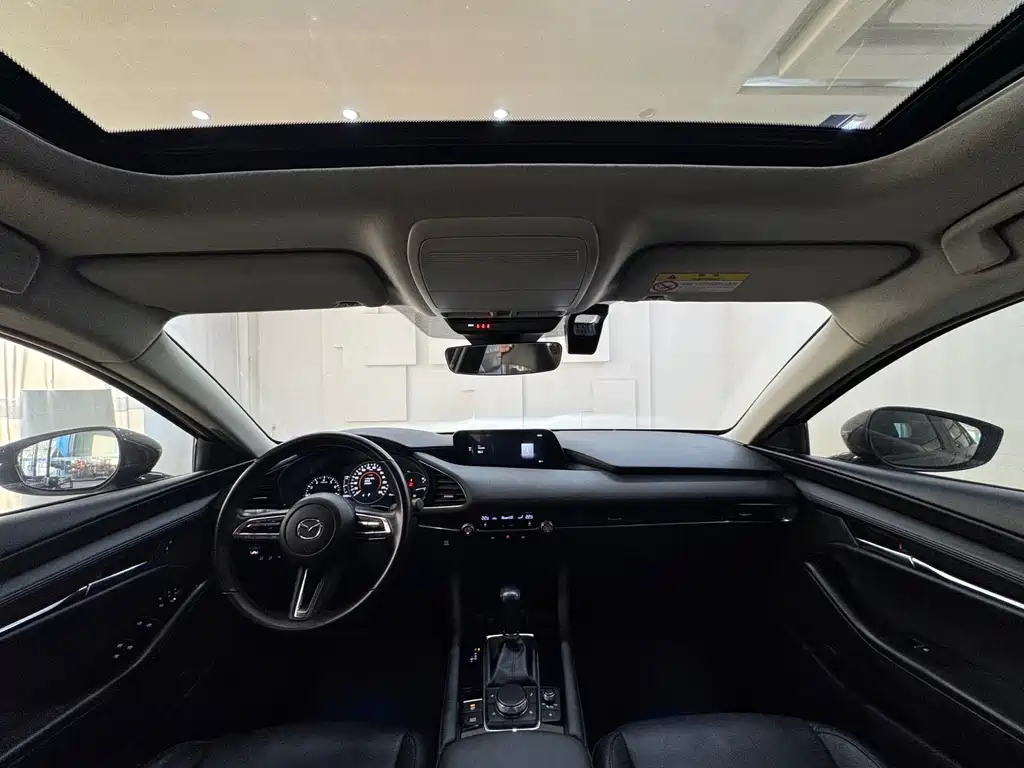 Mazda Mazda 3 Axela 2021 2.0L Automatic Premium Edition 2021 - thumbnail 17