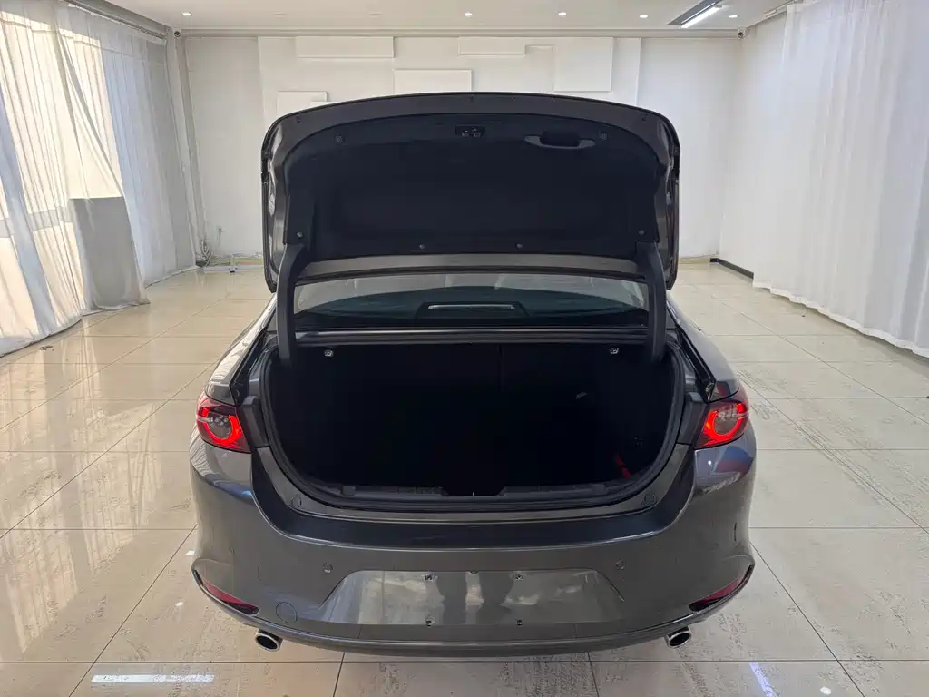 Mazda Mazda 3 Axela 2021 2.0L Automatic Premium Edition 2021 - thumbnail 20