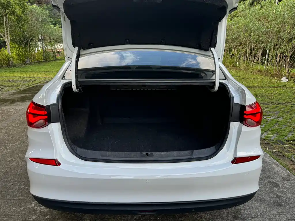 Chevrolet Chevrolet Cruze 2020 Hybrid Redline 320T Dual Clutch Sport Edition 2022 - thumbnail 19