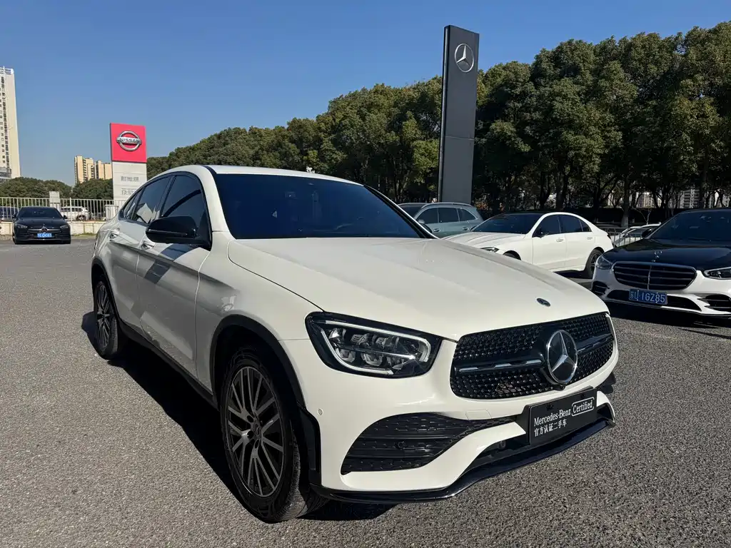 Mercedes-Benz Mercedes-Benz GLC Coupe 2023 GLC 260 4MATIC Coupé SUV 2023 - thumbnail 3