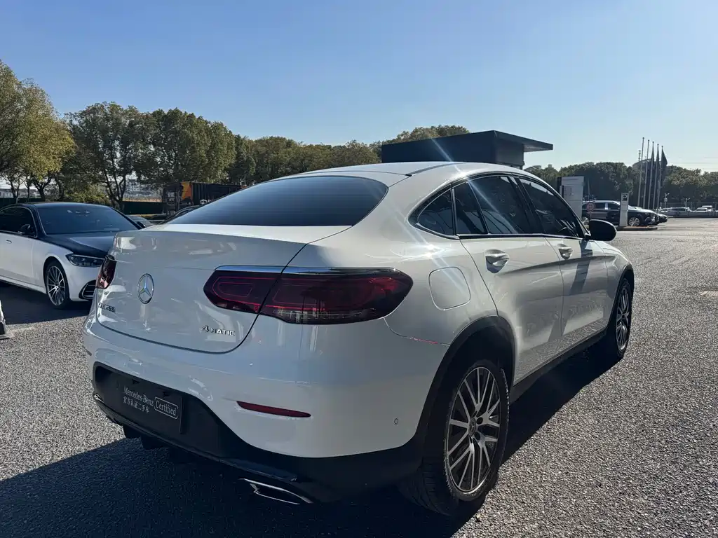 Mercedes-Benz Mercedes-Benz GLC Coupe 2023 GLC 260 4MATIC Coupé SUV 2023 - thumbnail 6