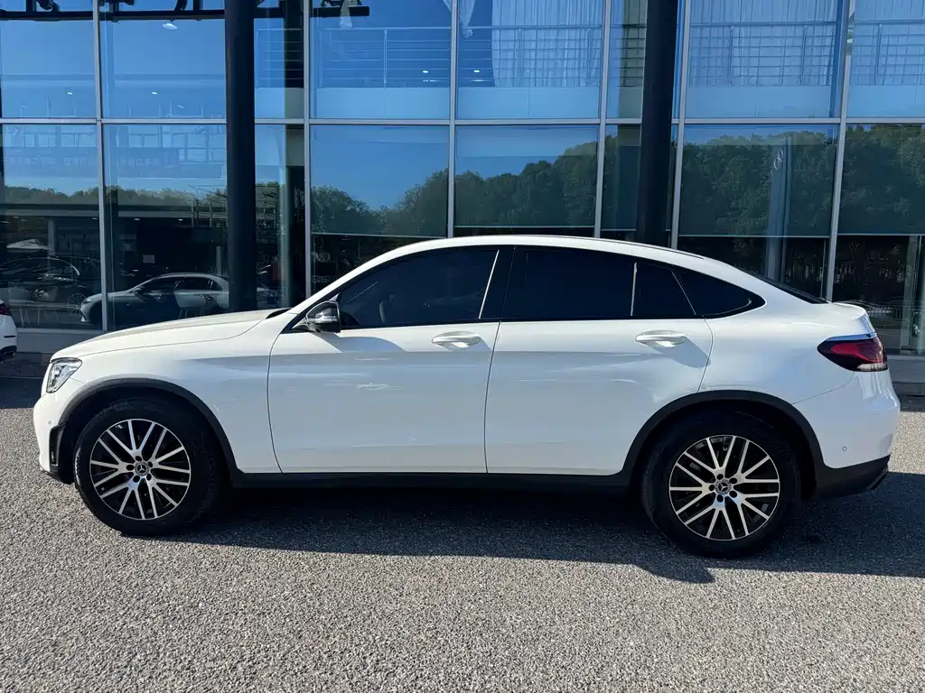 Mercedes-Benz Mercedes-Benz GLC Coupe 2023 GLC 260 4MATIC Coupé SUV 2023 - thumbnail 7