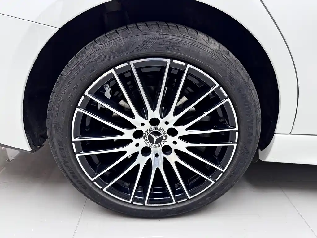Mercedes-Benz Mercedes-Benz C-Class 2025 C 260 L Sport Edition 2024 - thumbnail 9