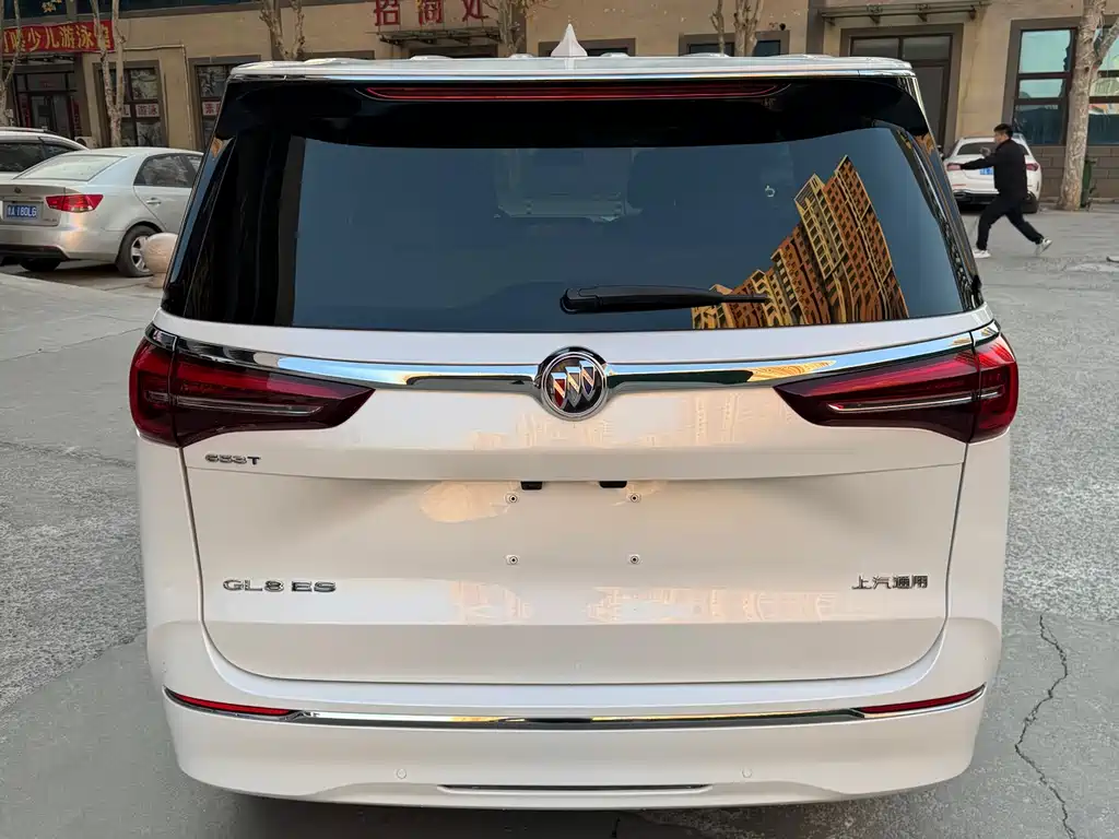 Buick Buick GL8 2023 ES Landmark Luxury Edition 2023 - thumbnail 2