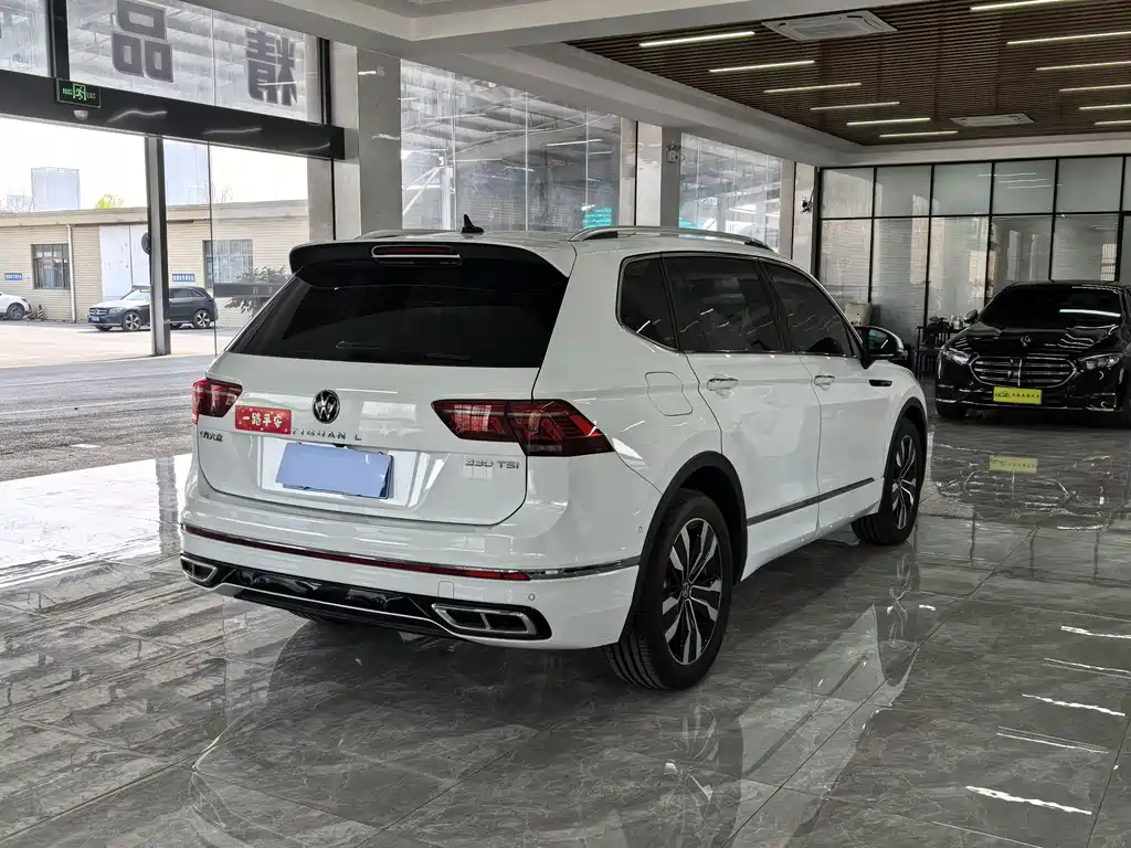 Volkswagen Volkswagen Tiguan L 2023 330TSI Automatic 2WD R-Line Premium Edition 2022 - thumbnail 4