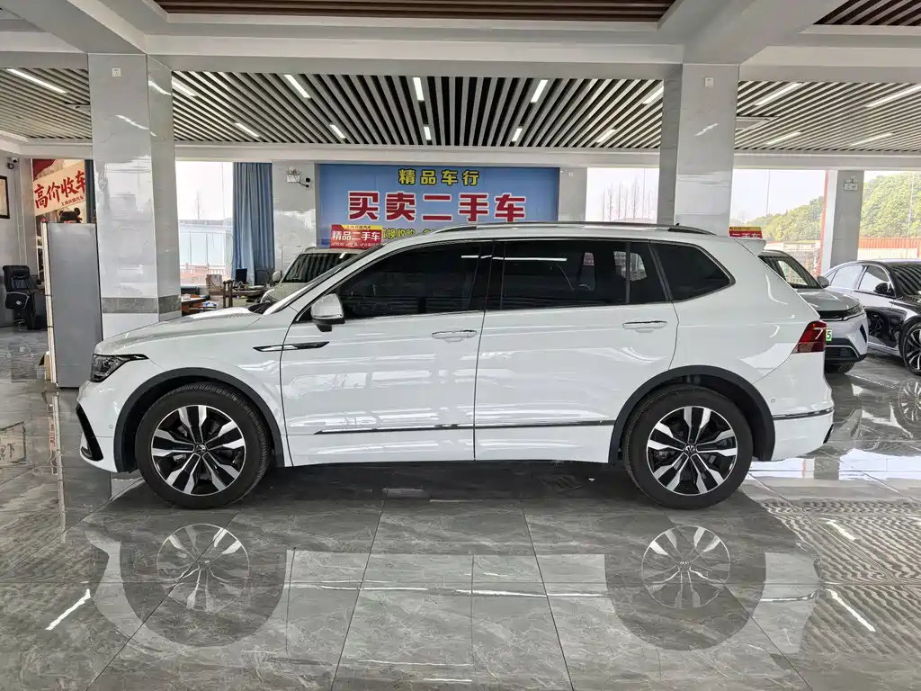 Volkswagen Volkswagen Tiguan L 2023 330TSI Automatic 2WD R-Line Premium Edition 2022 - thumbnail 8