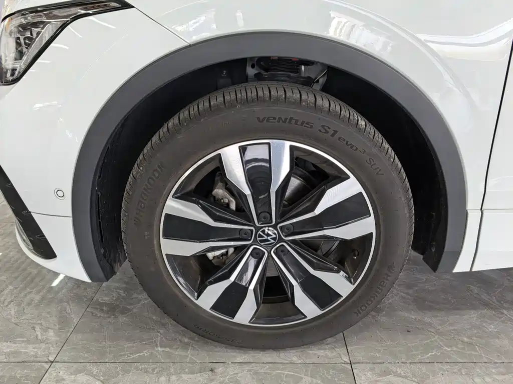 Volkswagen Volkswagen Tiguan L 2023 330TSI Automatic 2WD R-Line Premium Edition 2022 - thumbnail 10