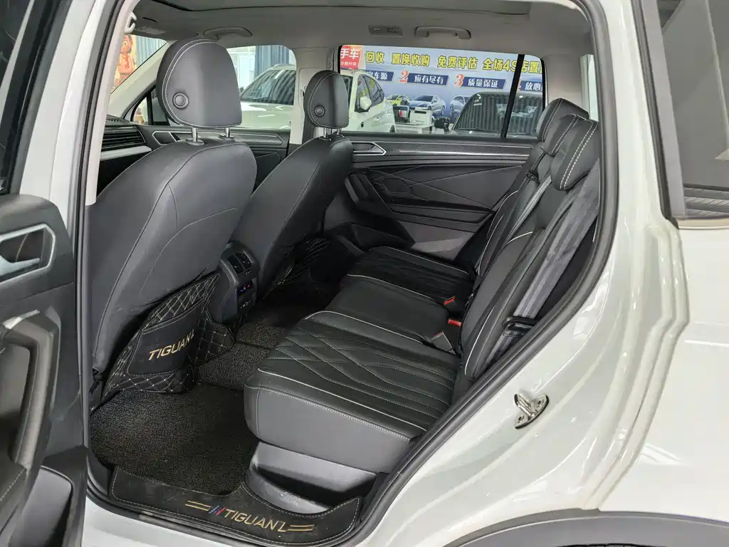 Volkswagen Volkswagen Tiguan L 2023 330TSI Automatic 2WD R-Line Premium Edition 2022 - thumbnail 14
