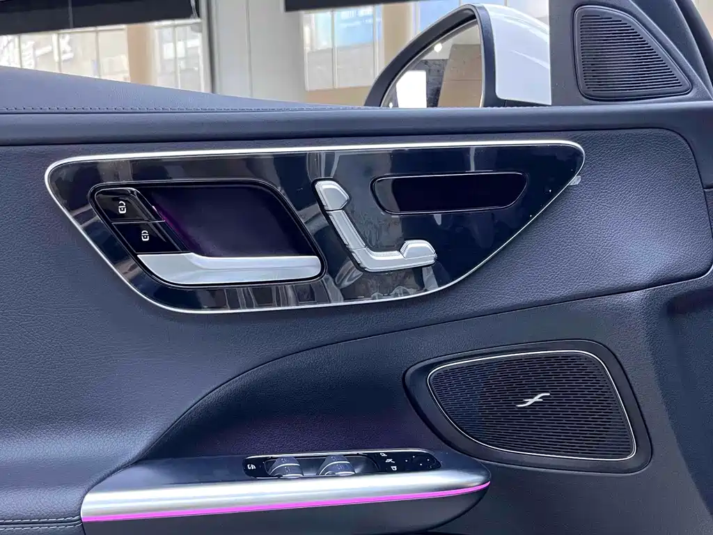 Mercedes-Benz Mercedes-Benz C-Class 2025 C 260 L Sport Edition 2025 - thumbnail 16
