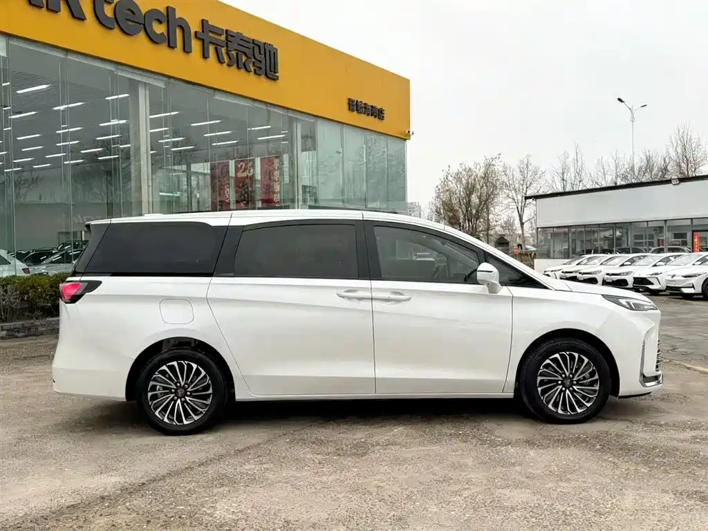 Buick Buick GL8 New Energy 2025 Landshang Premium 7-seater 2025 - thumbnail 3
