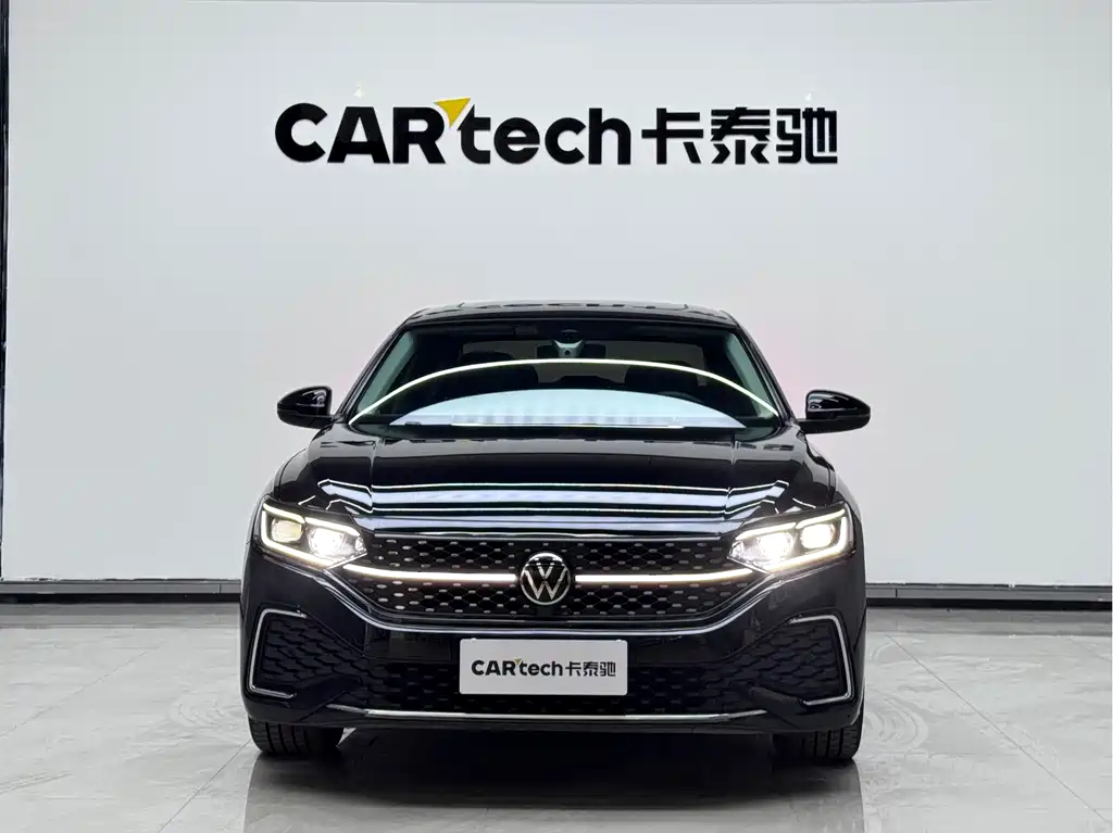 Volkswagen Volkswagen Passat 2022 330TSI Luxury Starry Sky Edition 2022 - thumbnail 2