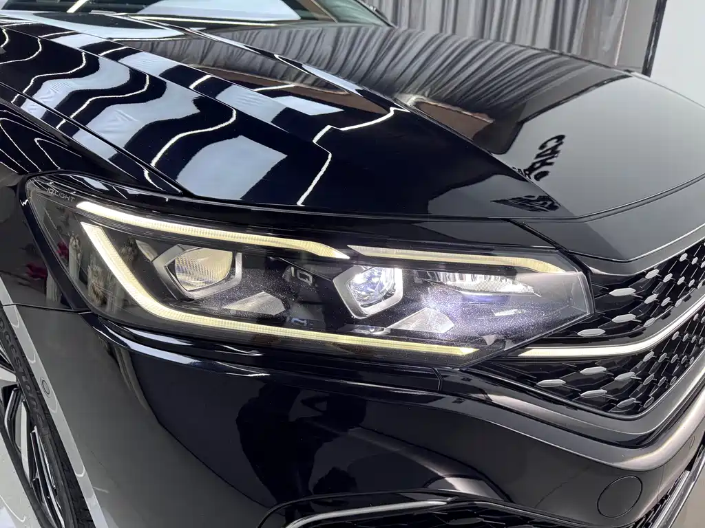 Volkswagen Volkswagen Passat 2022 330TSI Luxury Starry Sky Edition 2022 - thumbnail 11