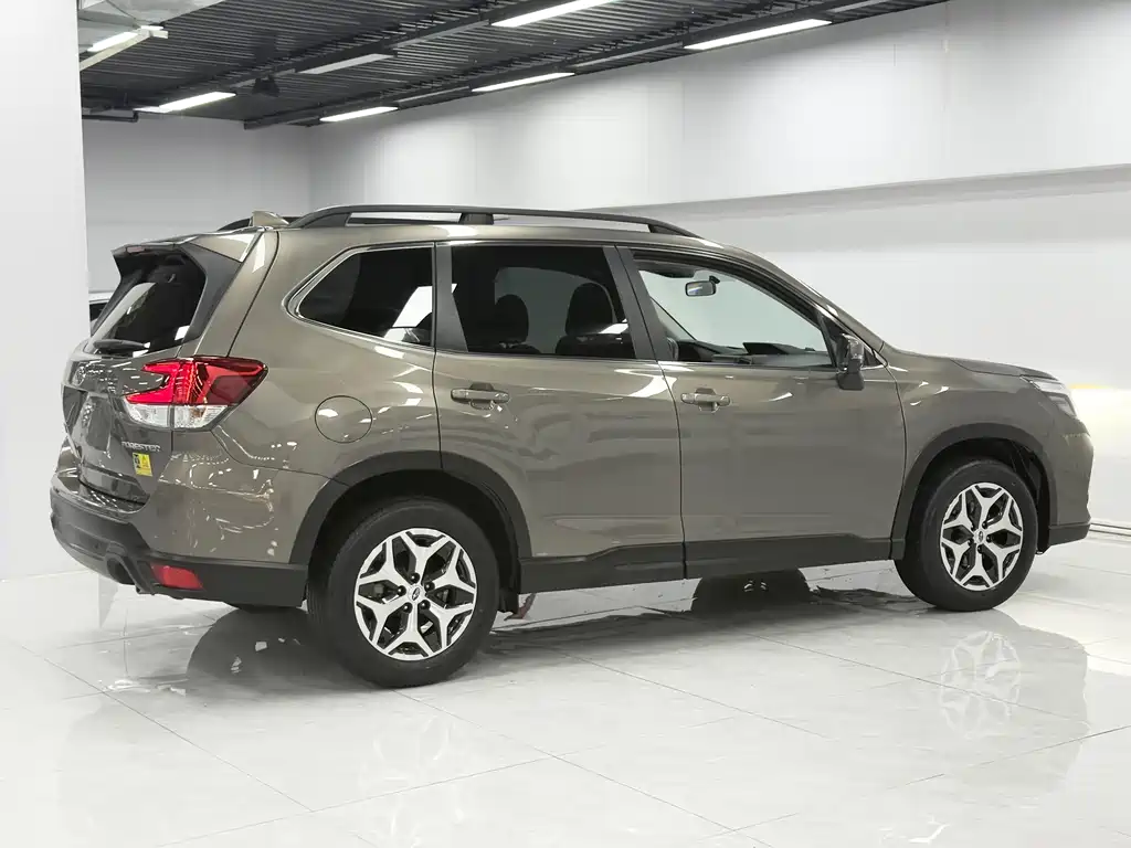 Subaru Subaru Forester 2022 2.0i AWD Premium 2021 - thumbnail 4