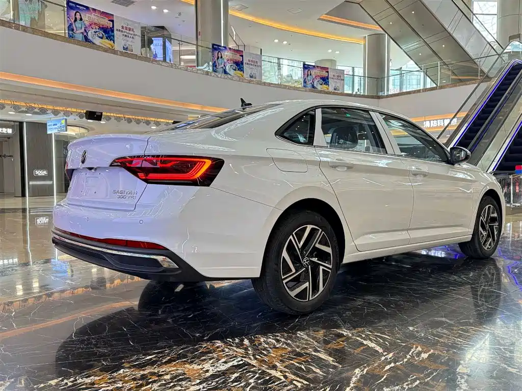 Volkswagen Volkswagen Sagitar 2025 Model Year Facelift 300TSI DSG Flying Edition 2026 - thumbnail 5