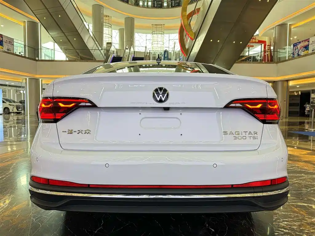 Volkswagen Volkswagen Sagitar 2025 Model Year Facelift 300TSI DSG Flying Edition 2026 - thumbnail 6