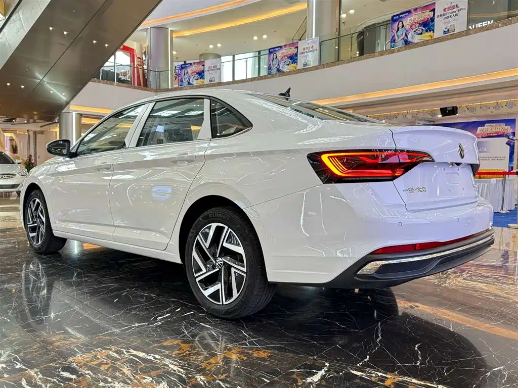 Volkswagen Volkswagen Sagitar 2025 Model Year Facelift 300TSI DSG Flying Edition 2026 - thumbnail 7