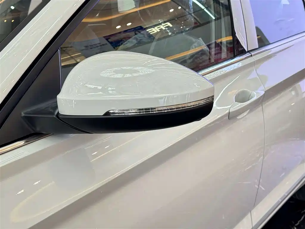 Volkswagen Volkswagen Sagitar 2025 Model Year Facelift 300TSI DSG Flying Edition 2026 - thumbnail 8