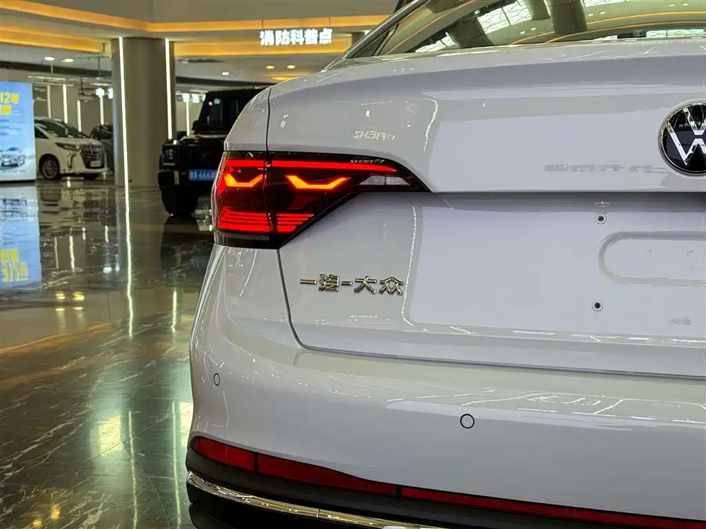 Volkswagen Volkswagen Sagitar 2025 Model Year Facelift 300TSI DSG Flying Edition 2026 - thumbnail 9