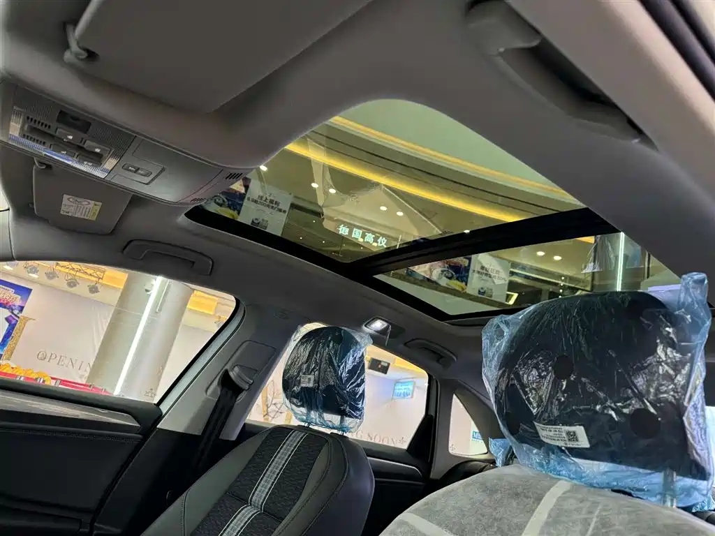 Volkswagen Volkswagen Sagitar 2025 Model Year Facelift 300TSI DSG Flying Edition 2026 - thumbnail 22