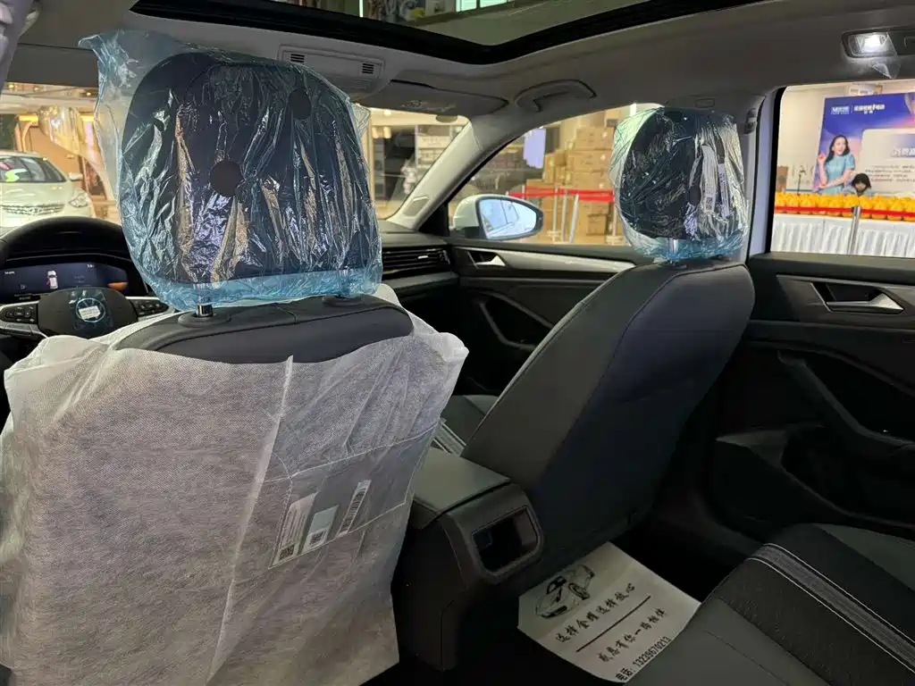 Volkswagen Volkswagen Sagitar 2025 Model Year Facelift 300TSI DSG Flying Edition 2026 - thumbnail 27