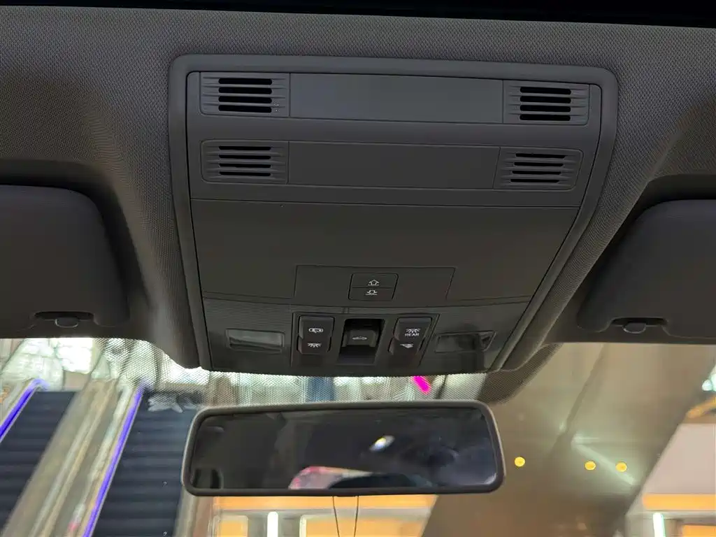 Volkswagen Volkswagen Sagitar 2025 Model Year Facelift 300TSI DSG Flying Edition 2026 - thumbnail 29
