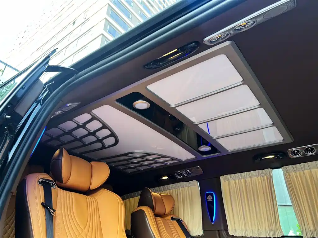 Mercedes-Benz Vito 2023 2.0T Elite 7-seater 2023 - thumbnail 8