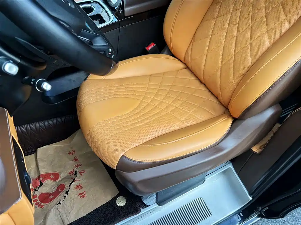 Mercedes-Benz Vito 2023 2.0T Elite 7-seater 2023 - thumbnail 10