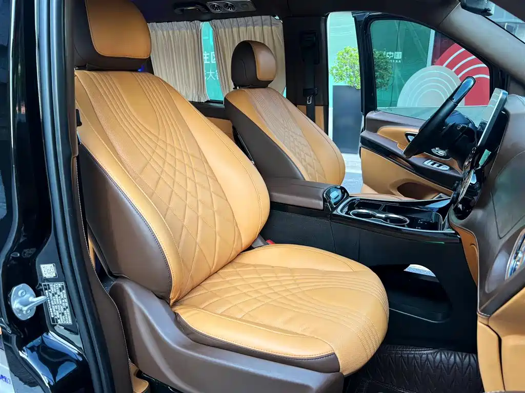 Mercedes-Benz Vito 2023 2.0T Elite 7-seater 2023 - thumbnail 16
