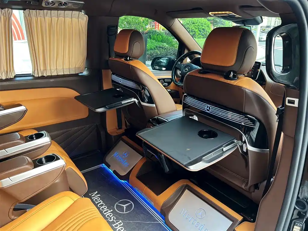 Mercedes-Benz Vito 2023 2.0T Elite 7-seater 2023 - thumbnail 17
