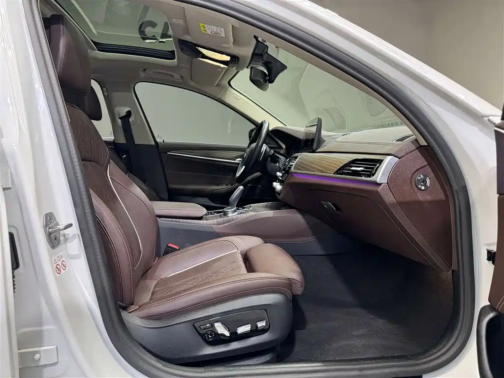 BMW BMW 5 Series 2023 530Li M Sport Package 2023 - thumbnail 25