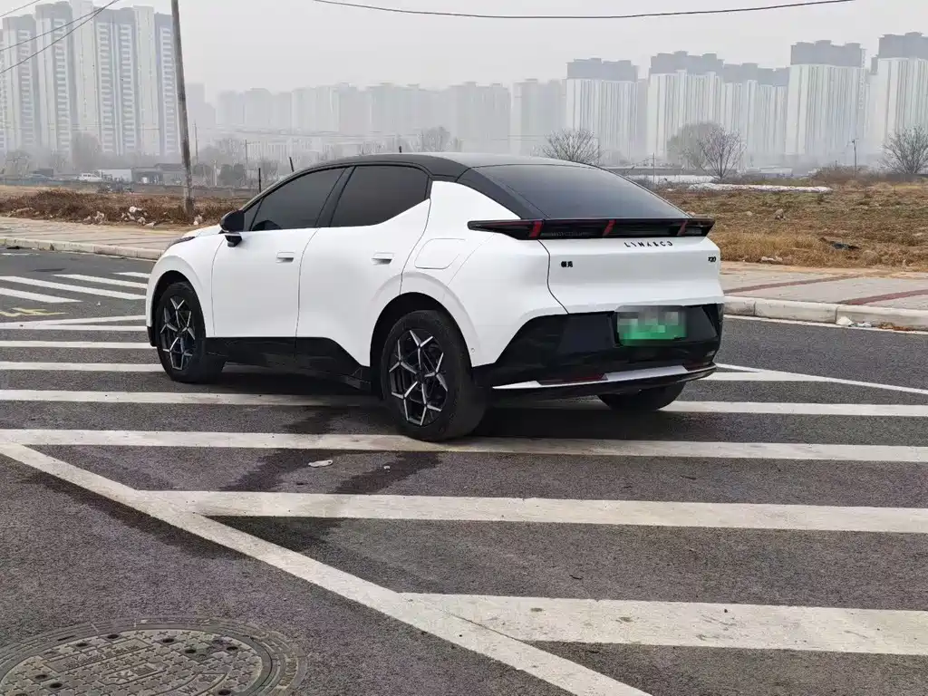 Lynk & Co Lynk & Co Z20 2025 530km RWD Max 2024 - thumbnail 4