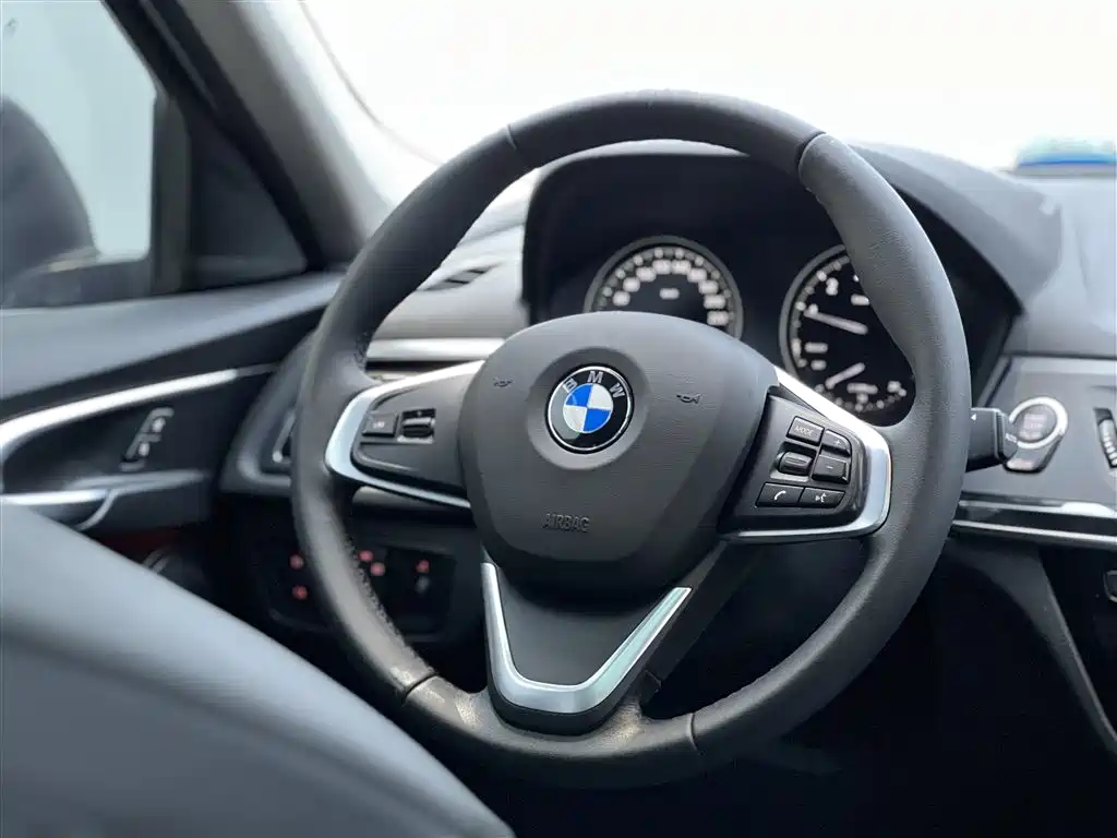 BMW BMW 1 Series 2017 118i Sport Line 2018 - thumbnail 12