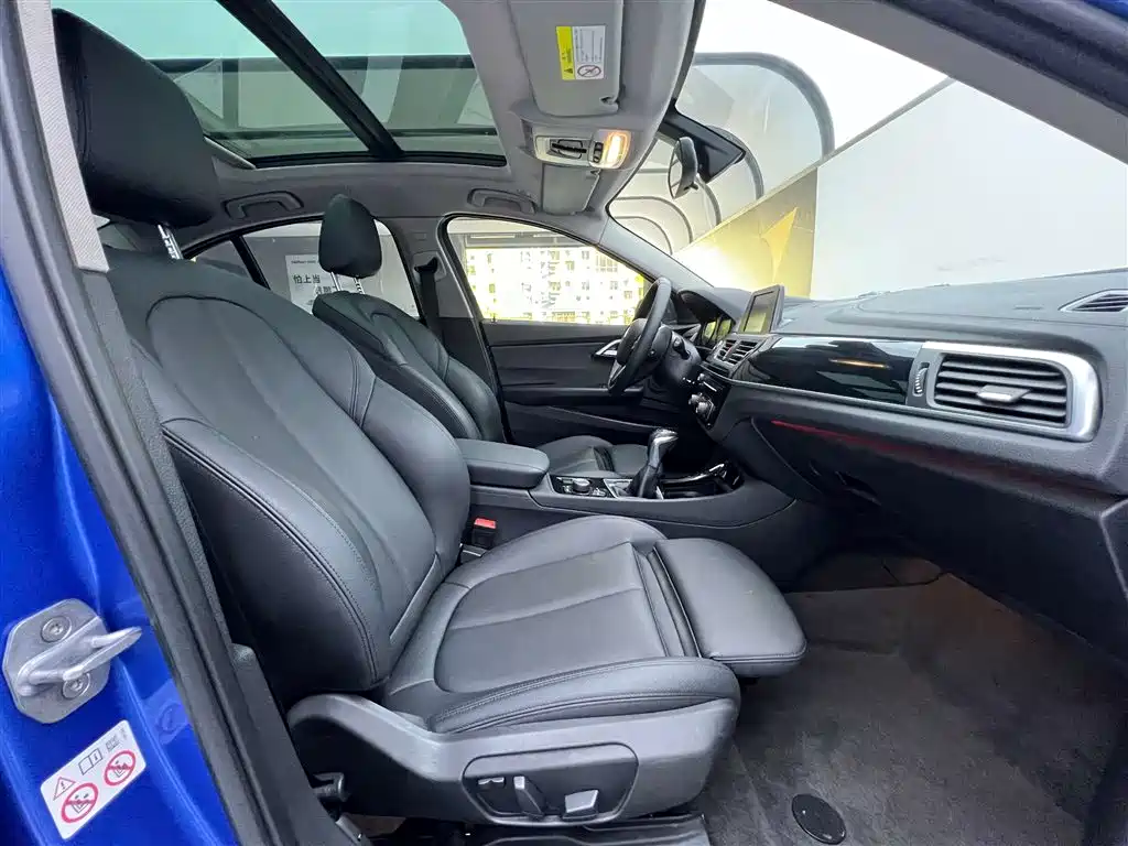 BMW BMW 1 Series 2017 118i Sport Line 2018 - thumbnail 16